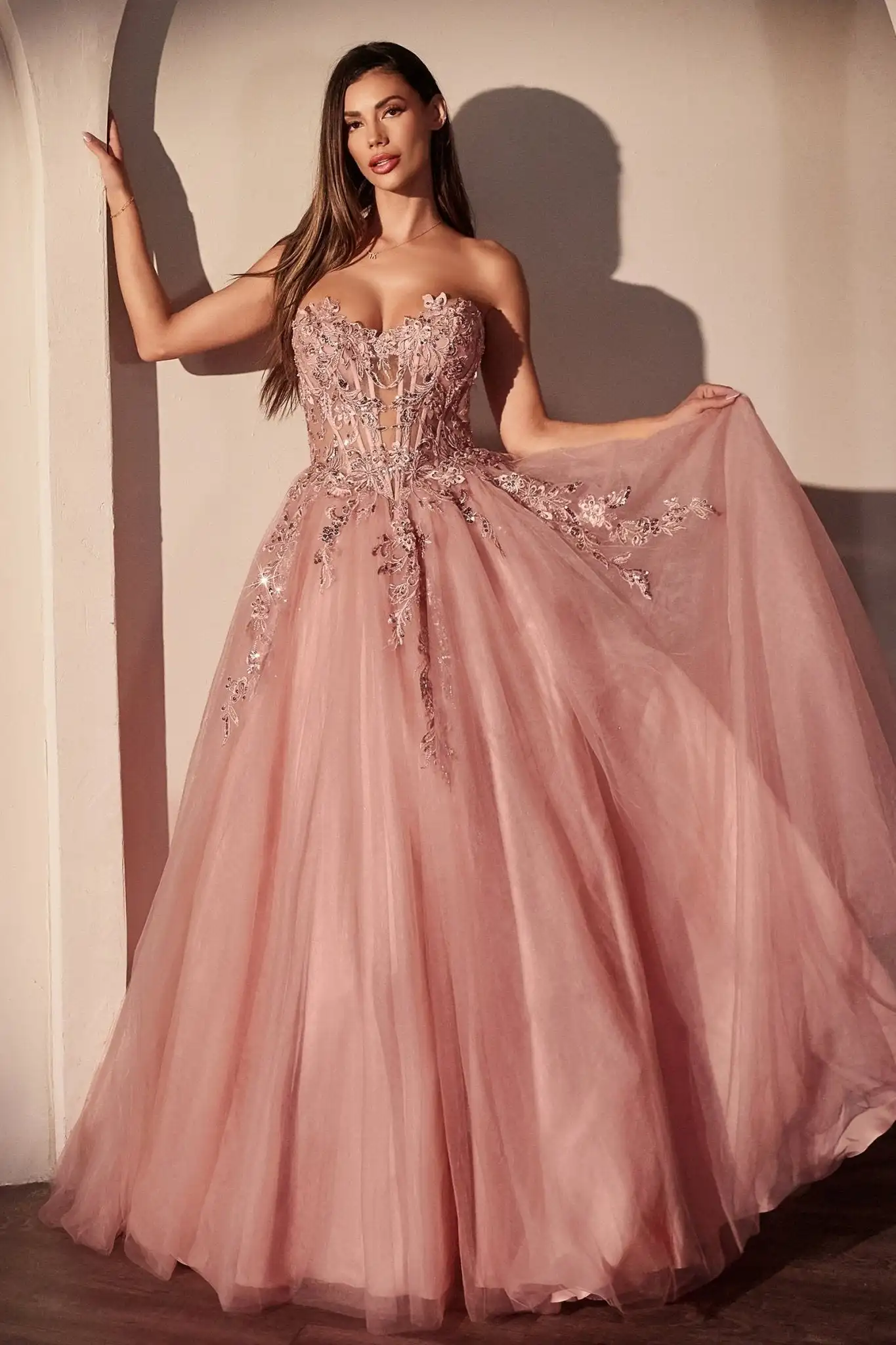 

Gorgeous Strapless Floral Prom Dresses Corset Appliques Sequins Backless Girl's Pageant Dress Elegant Luxury Tulle Evening Gowns