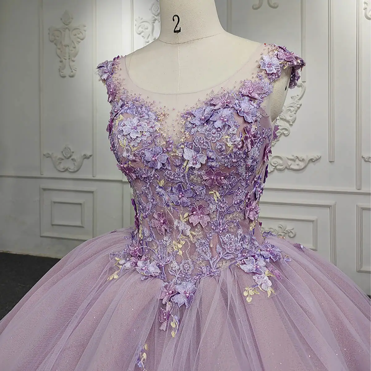 Gorgeous 3D Flower Applique Beaded Lavender Ball Gown Wedding Dress Corset Back Spaghetti Strap Gown Vestidos Mujer Customized