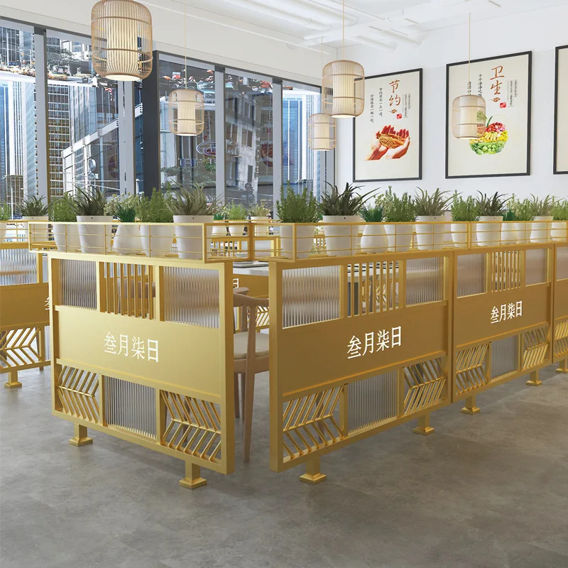 Restaurants, low iron partitions, bar corridors, decorative fence walls, barbecue shops, booths, green plants, flower stands