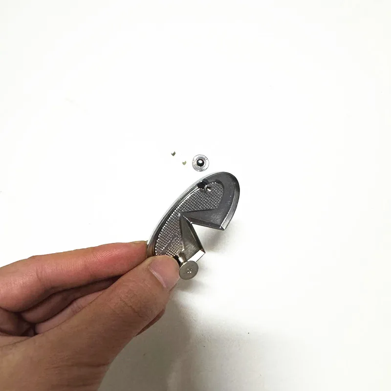 

1 шт. металлический автомобильный коврик с эмблемой ковра и логотипом, внутренняя наклейка, аксессуары для Infiniti Q50 FX35 G37 G35 QX70 FX45 EX35 Q30 Q70L