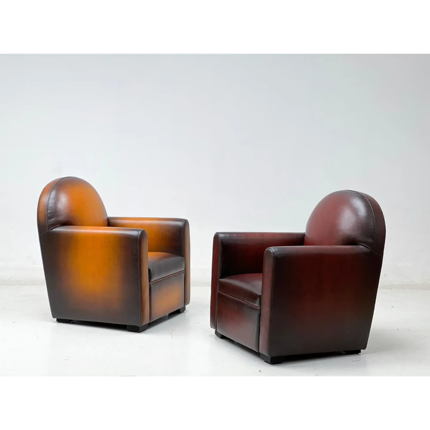 All handmade calfskin colored sofa All handmade calfskin colored sofa