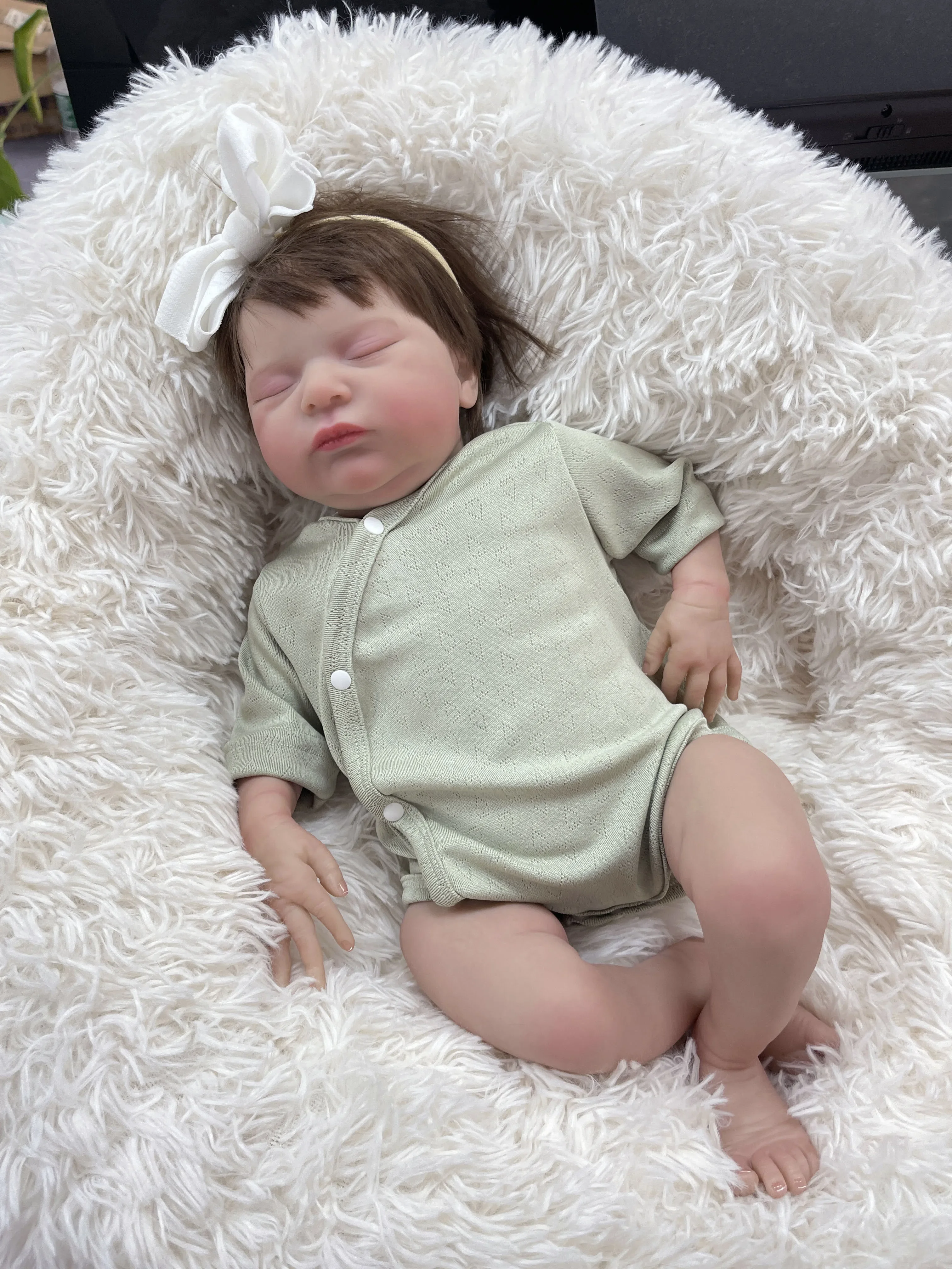 48 cm Laura Neugeborenen-Körper aus weichem Stoff, bereits fertig bemalt, schlafende wiedergeborene Babypuppe, 3D-Haut mit sichtbaren Adern, Handwurzelhaar