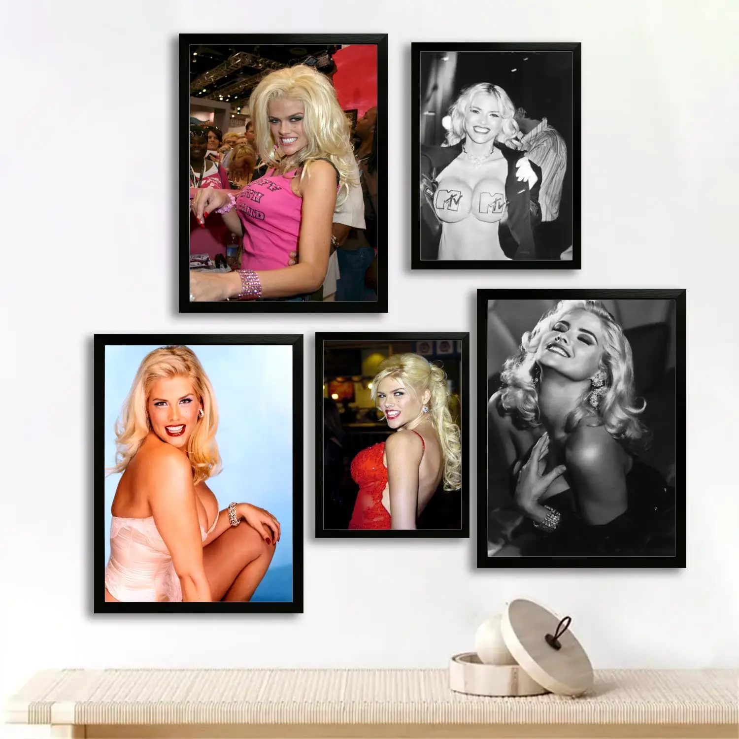 anna nicole smith Canvas Art Poster and Wall Art Picture Print, Modern Family Bedroom Decor Posters,Decorative painting