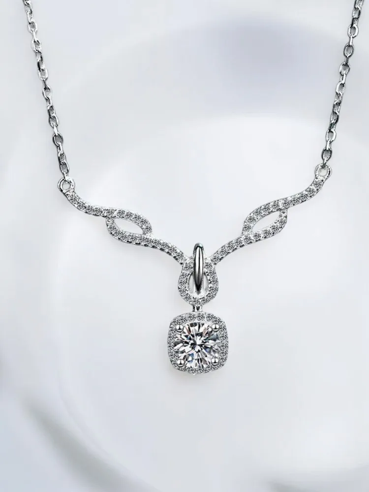 Moissanite Sterling 925 Silver GRA Certified Fashion Four-clawed 80 Cent Pendant Necklace
