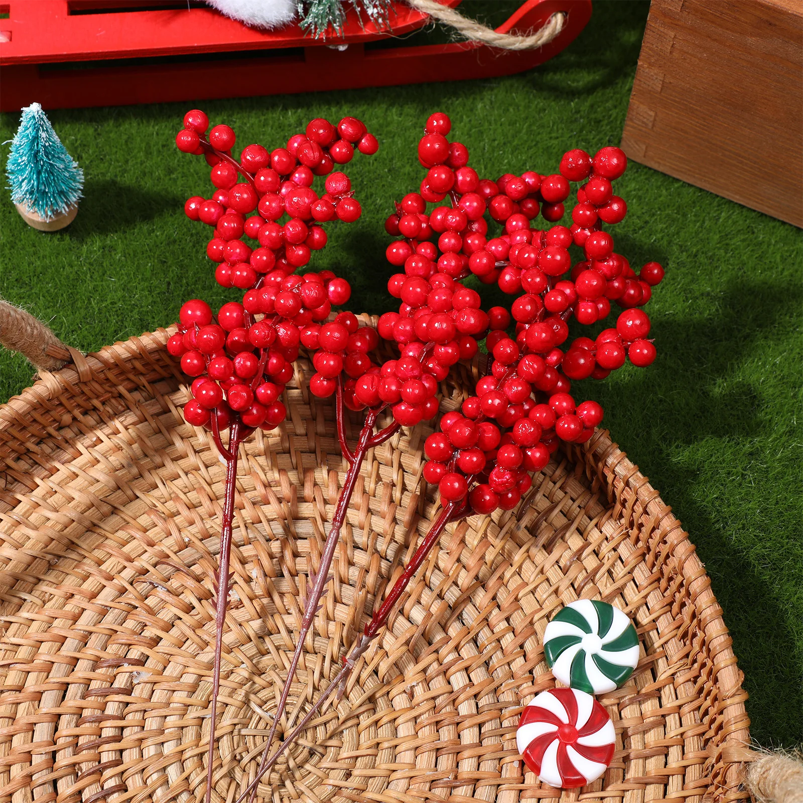 

10Pcs Artificial Berry Sprays Simulation Red Berries for Christmas Decorations Party Wedding Centerpiece Bouquet DIY Ornament