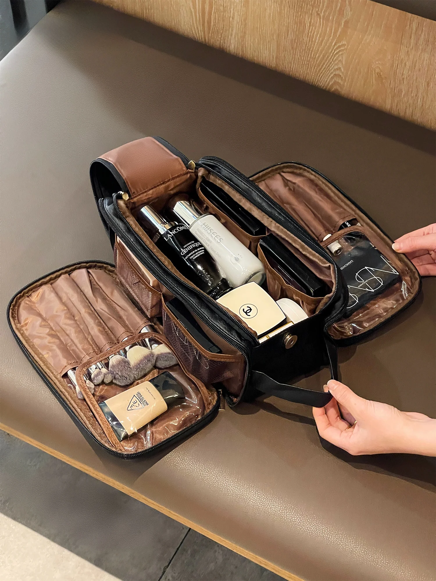 

Большая портативная водонепроницаемая женская косметичка для путешествий с электронным разделителем и кубической структурой