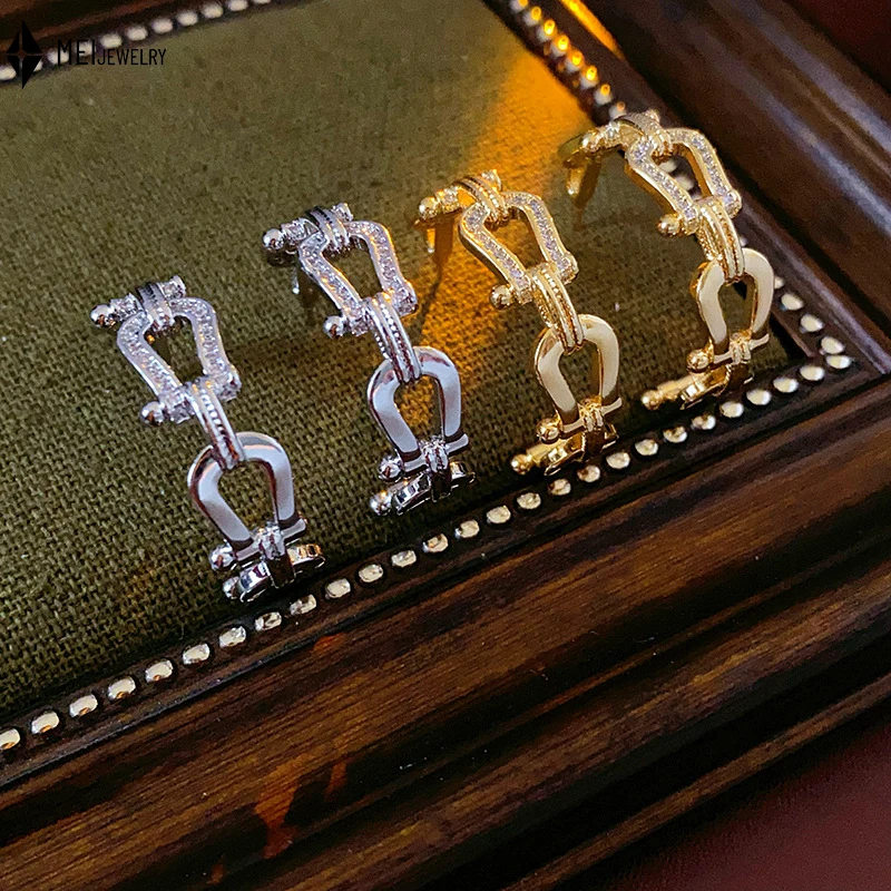 

Electroplated Horseshoe Buckle C-Shaped Earrings Light Luxury And Cool Style Earrings For Women ﻿