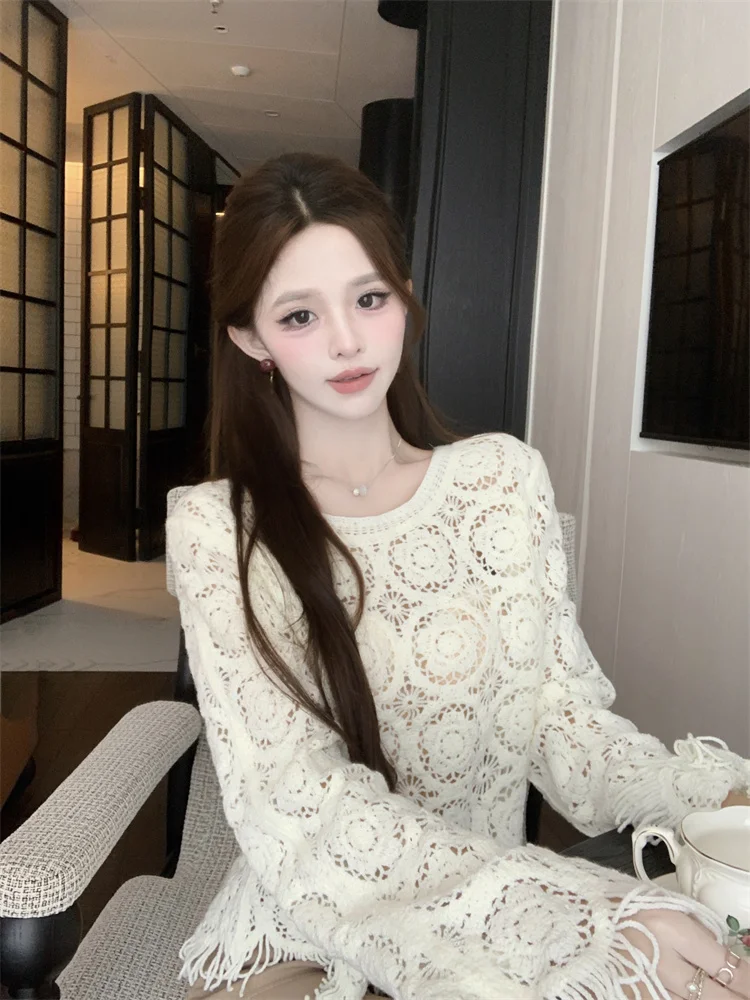 2024 New Autumn Elegant High-end Advanced Hollow Loose Slimming Knitted Long-sleeved Niche Design Sense Blouse for Women