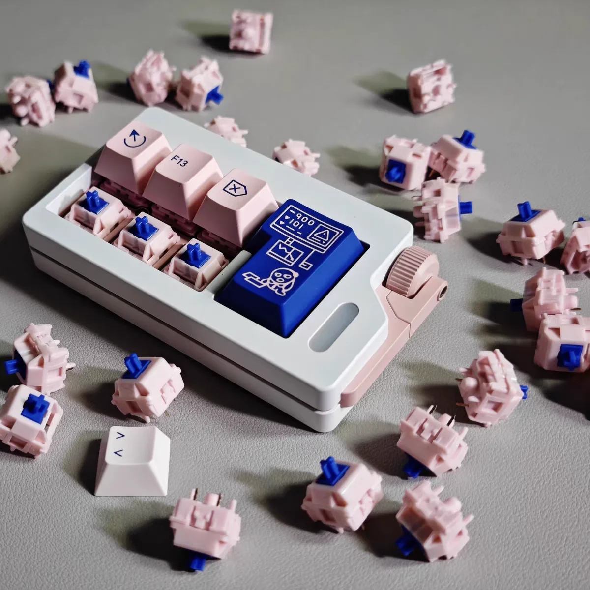 

Small EMO Switch HMX Customization Linear 5Pins Factory Lubed HIFI Stone Sound For Mechanical Keyboard MX Switch PC Accessories