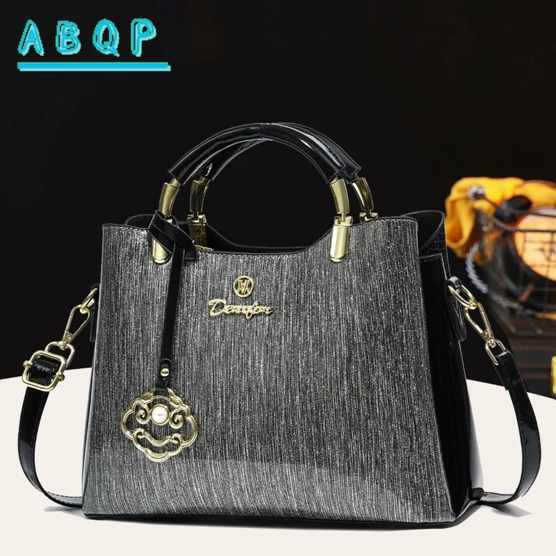 New Women's Handbag Luxury Brand Fashion Women's Shoulder Messenger Bag Bright Leather Shiny Large Capacity Casual Women's Bag