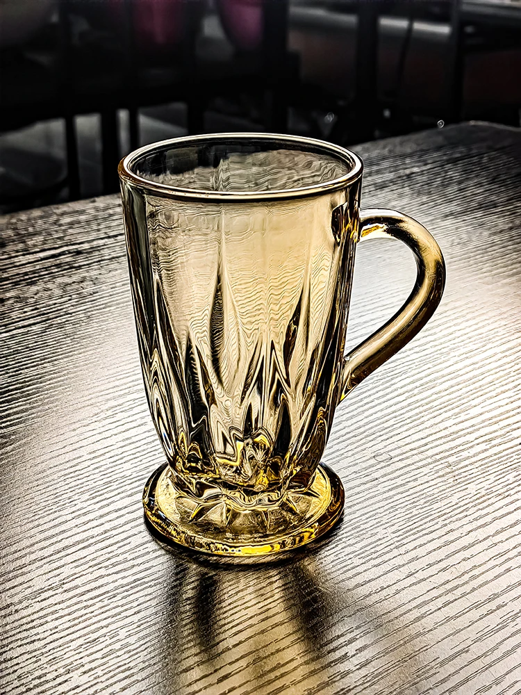 

Новая хрустальная стеклянная чашка 2025 года: стакан для воды, чая, пива с ручкой, для отелей, для заваривания чая, в скандинавском стиле, Китай