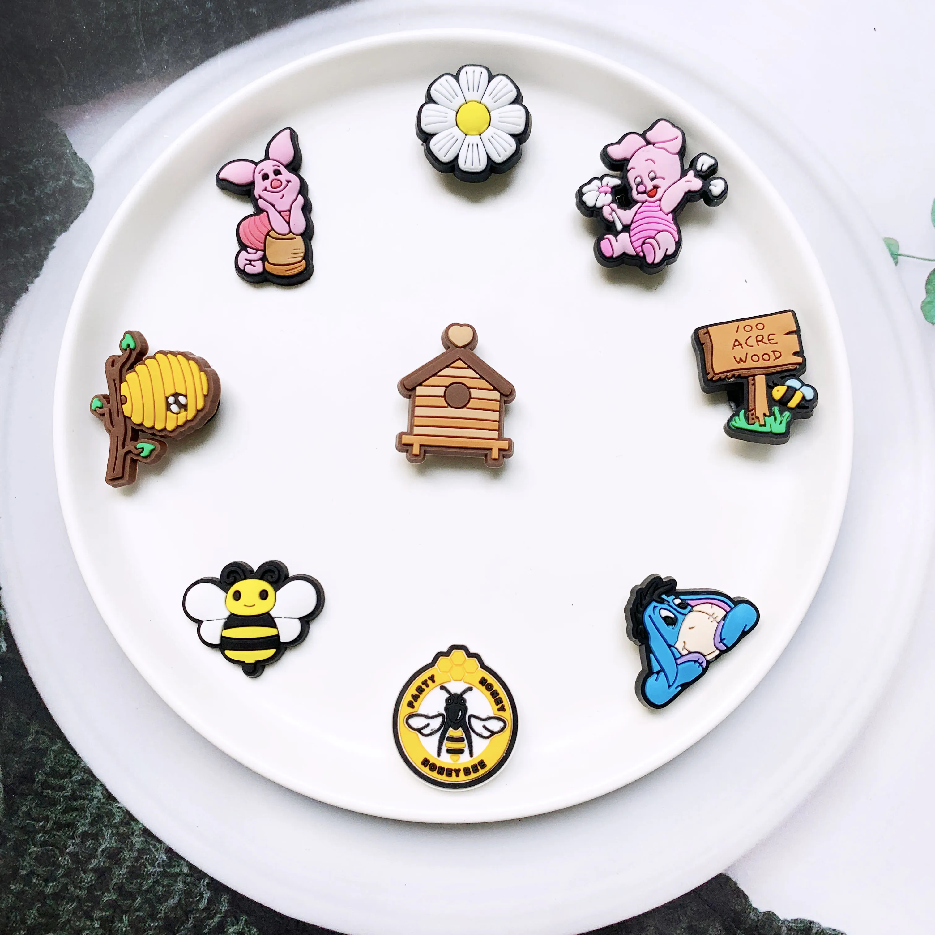 1-28Pcs Honey Party Winnie the Pooh PVC Shoes Buckle Charms Miniso Cartoon Piglet Clog Accessories DIY Disney Backpack