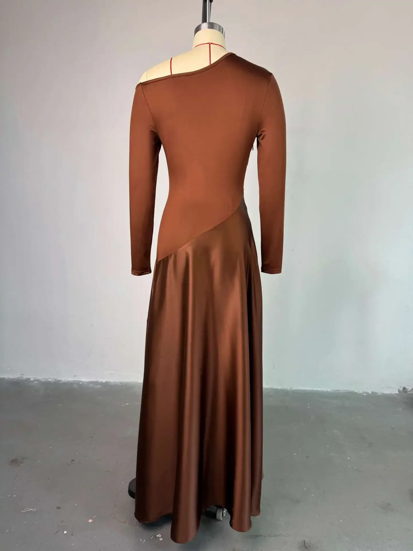 Abiti da festa eleganti da donna Colletto inclinato Abito a trapezio francese in seta patchwork a vita alta con maniche lunghe irregolari vintage