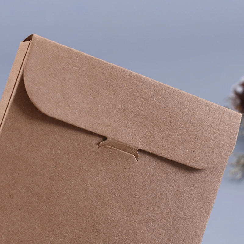 50Pcs/Lot 3 Colors Kraft Paper Cardboard Envelope Bag Wedding Invitation Cards Packaging Box Photo Postcard Envelope Gift Boxes