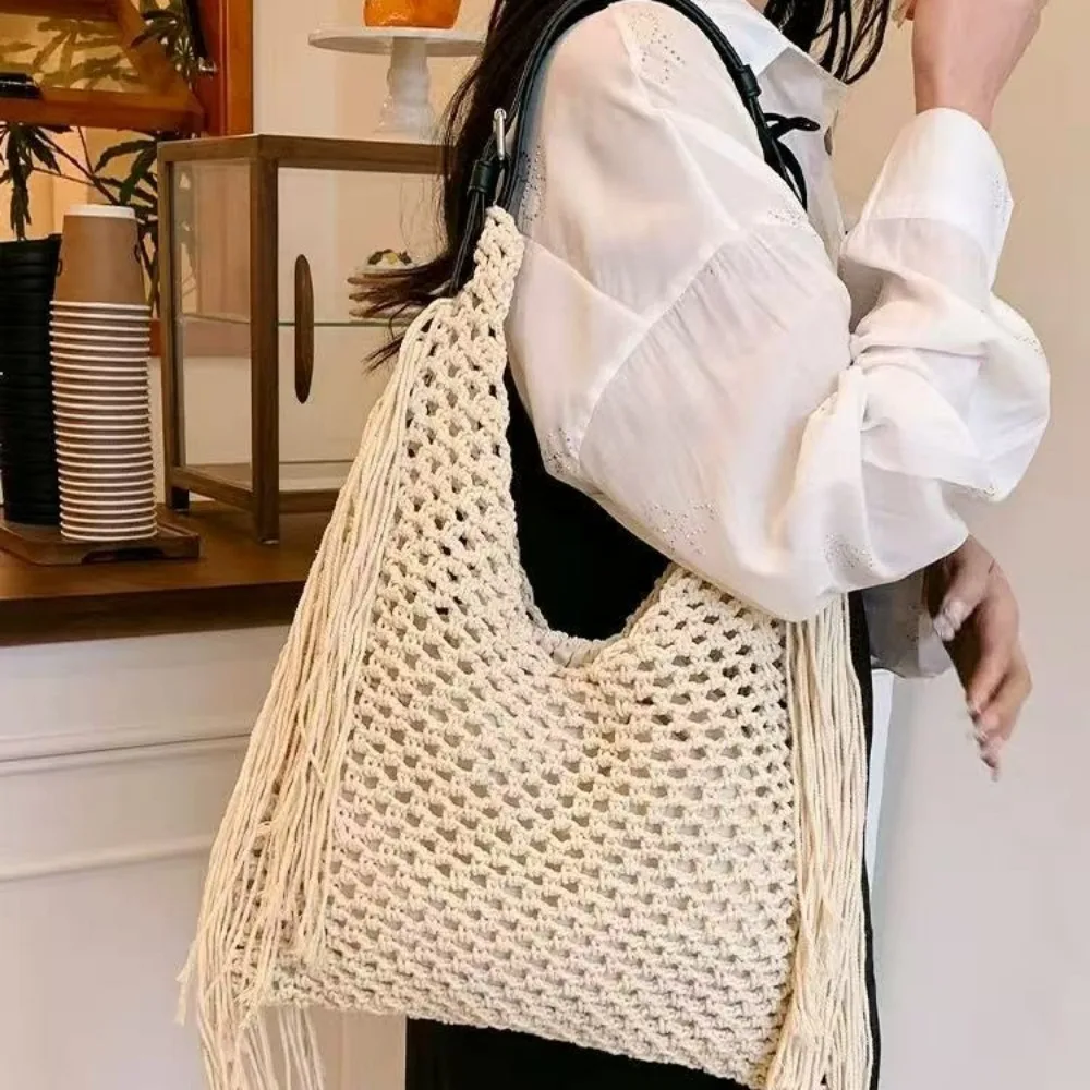 

2025 Summer Tassel Shoulder Crossbody Bags Large Capacity Hollow Out Straw Bags Ladies Travel Commuter Purse Handbags