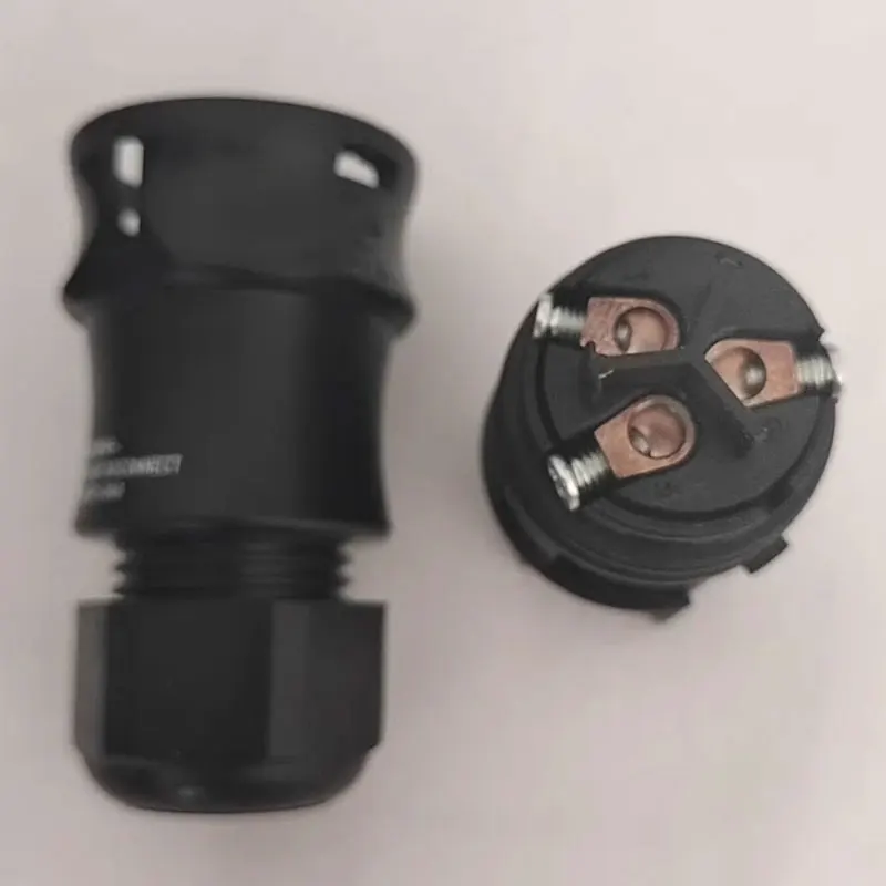 موصلات Wieland الألمانية قابس تيار متردد 3 فتحات لمرحلة واحدة على عاكس الشبكة Solis Sungrow Omnik