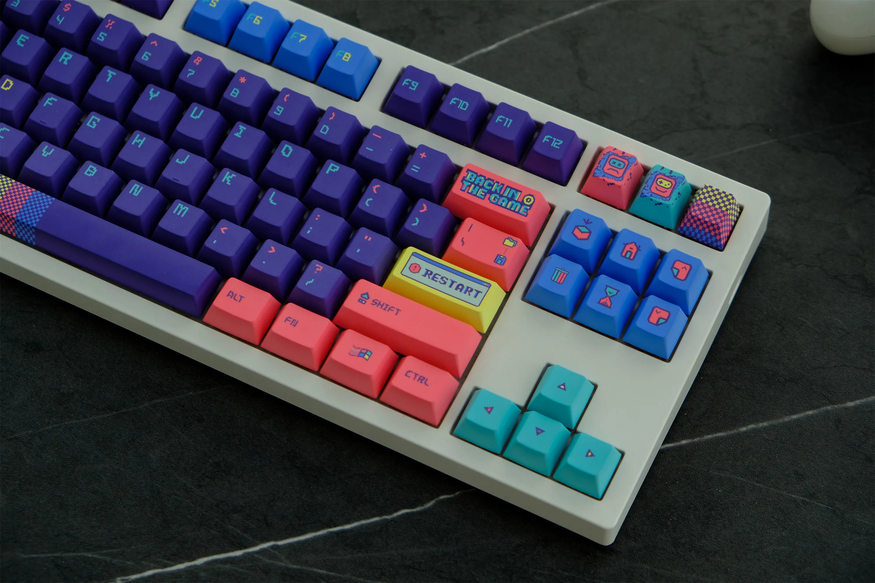 GMK Back to game Keycap, 129 Keys PBT Keycaps Cherry Profile DYE-SUB Personalized GMK Keycaps For Mechanical Keyboard