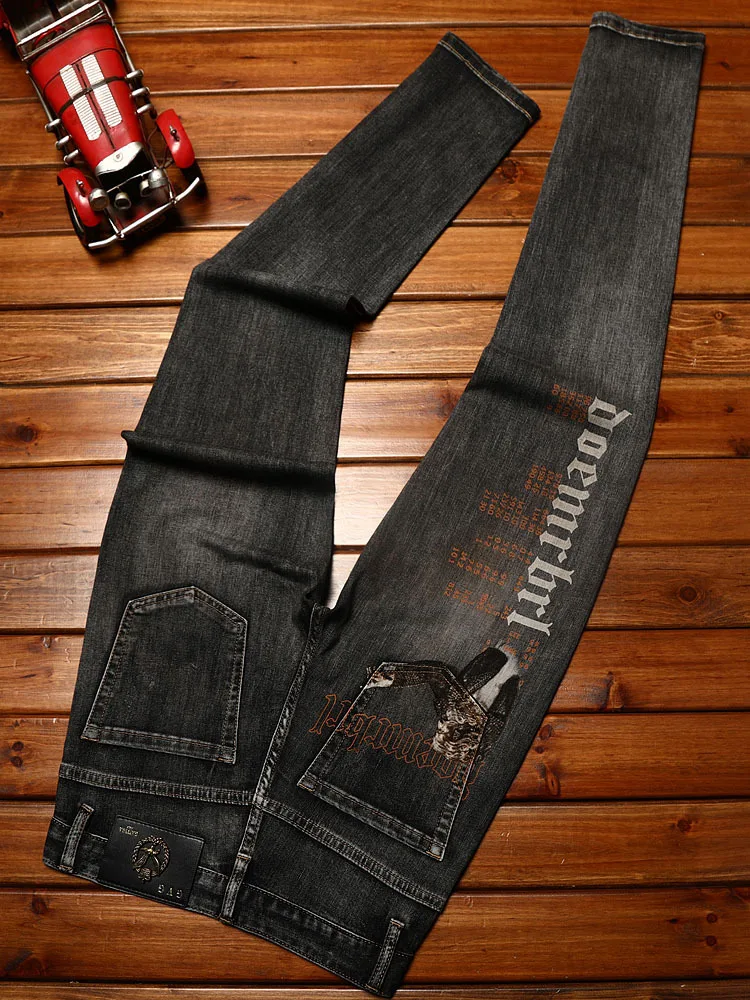 Trendy Bedrukte Jeans Voor Heren Herfst 2024 Elastische Slim Fit Kleine Voeten Casual Gewassen Denim Lichte Luxe Broek