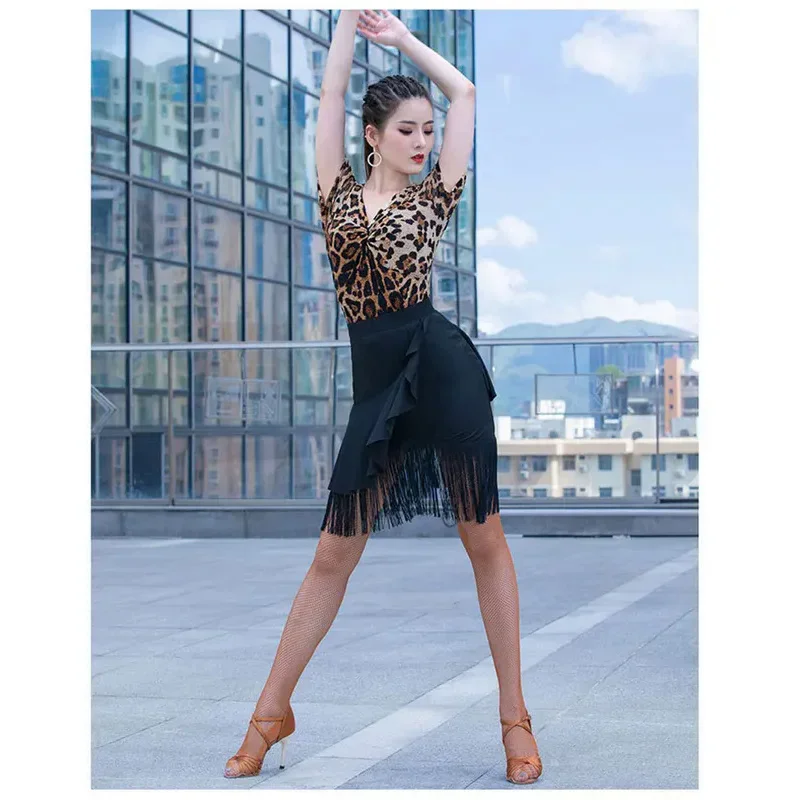 تنورة رقص نسائية بتصميم شرابة اللوتس تنورة لاتينية سوداء ممارسة القماش سامبا تانجو تشا أداء الرقص MN3
