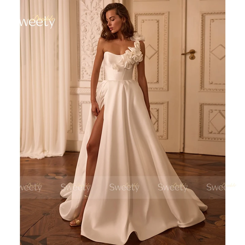 Graceful Wedding Dress Satin With 3d Flower Split A-Line Ball Gown Sleeveless Strapless Customized Bride Lace Up Robe De Mariee