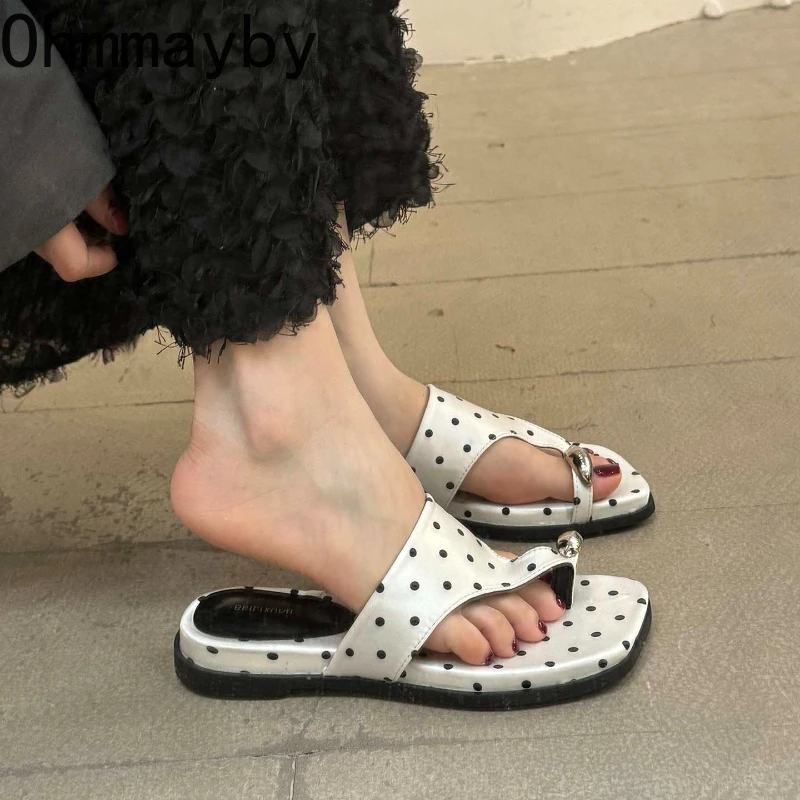 

Summer Women Polka Dot Flip Flops Metal Clip Toe Flat Slippers Slip On Soft Sole Casual Ladies Outdoor Beach Daily Walking Slide