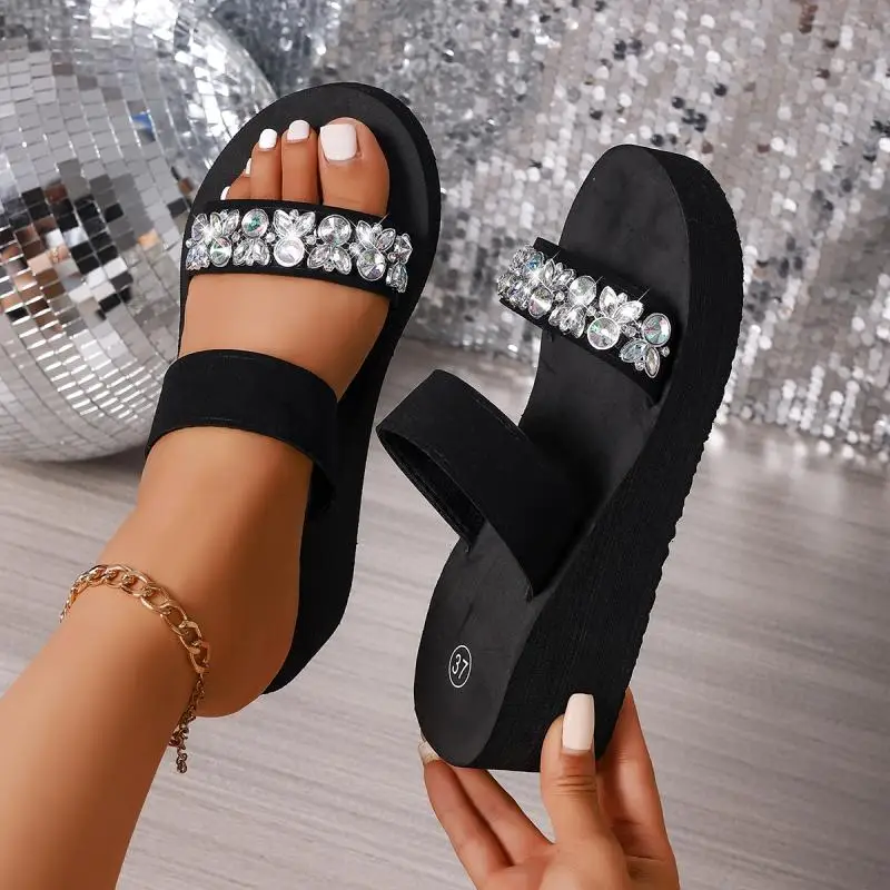 Luxuriöse silberne Strass-Sandalen mit dicker Sohle für Damen, Sommer 2026, bequeme Plateau-Strandpantoletten, Keilabsatz-Slipper für Frauen – Detail 6