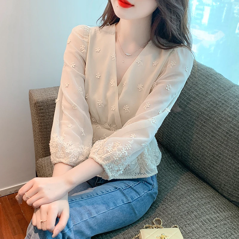 Fashion New Casual Long Sleeve V-Neck Women Blouse Embroidery Apricot Chiffon Blouse Shirt Women Tops Blusas Para Mujer A708