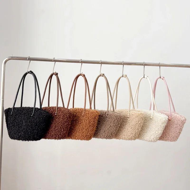 

Women's Autumn Winter Plush Lamb Fur Shoulder Bag Soft Faux Fur Crossbody Handbag with Shell Shape, Warm & Stylish