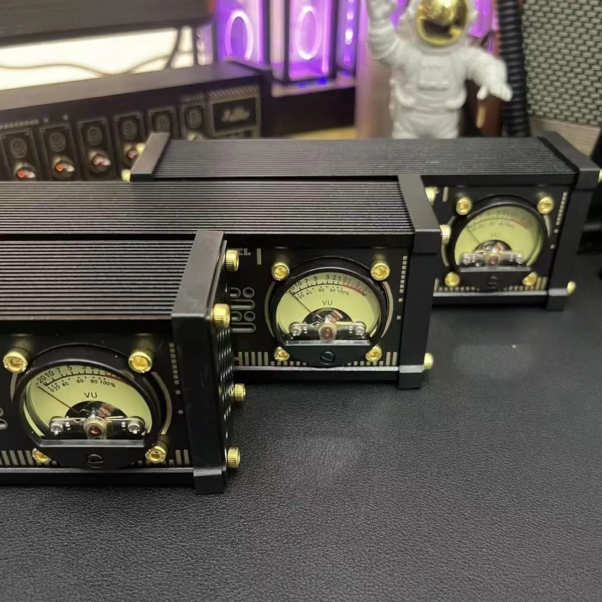 Black Gold Level Pickup Meter RGB Light Sound Control VU Meter Head Desktop Ornament with Backlight Atmosphere Decoration Gift