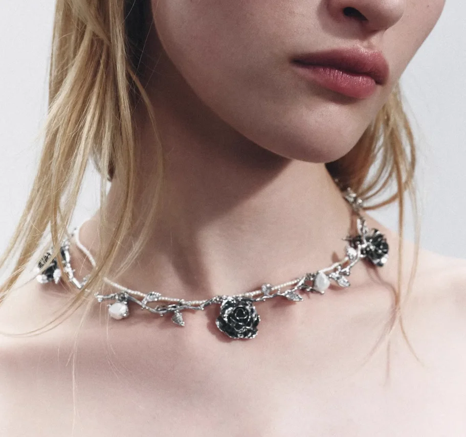 

European and American big-name artificial pearl flower multilayer necklace