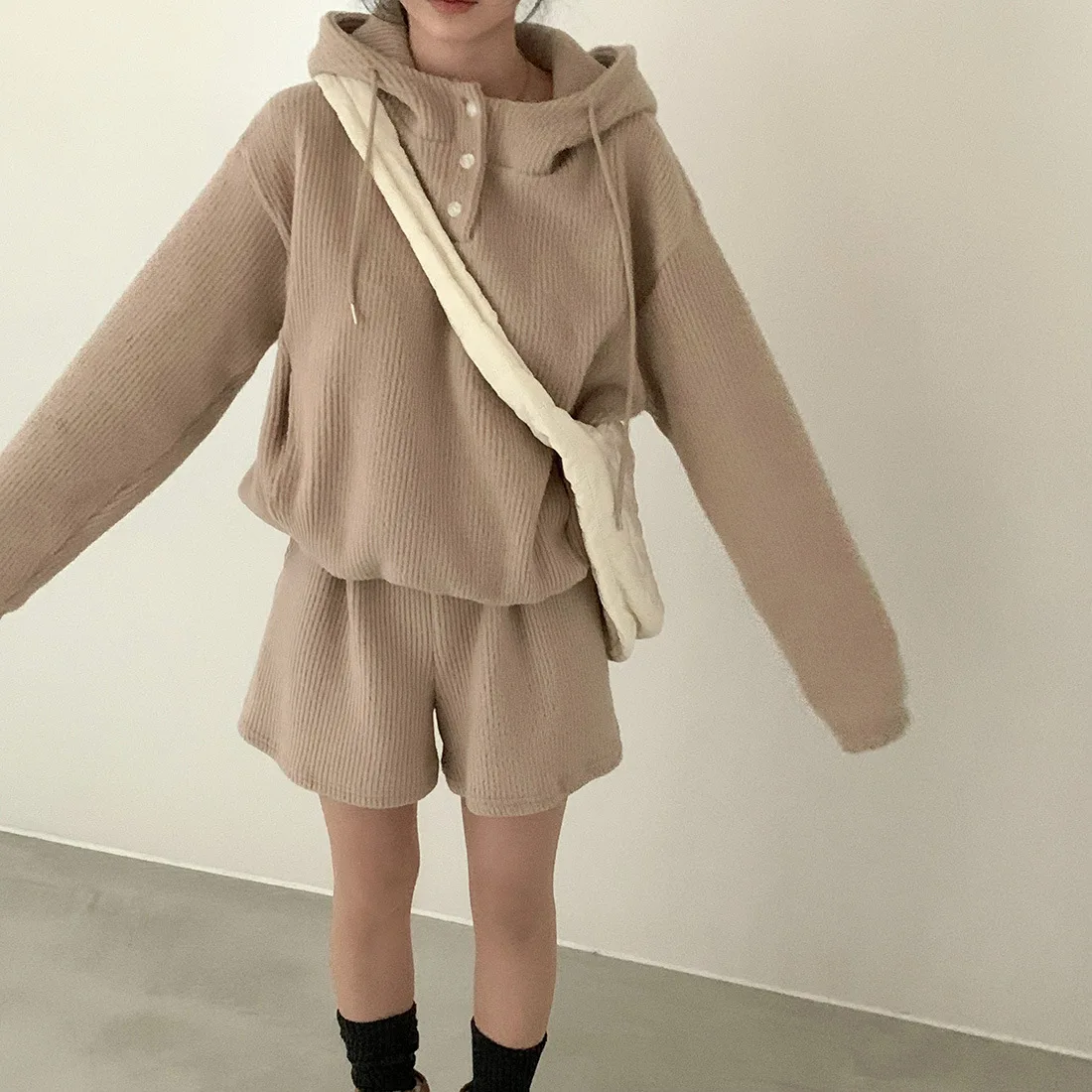 

Autumn New Korean Style Casual Loose Hoodie and Shorts Two-piece Set Winter Fashion Retro Sweatshirts Women's Sports Suit Y2k