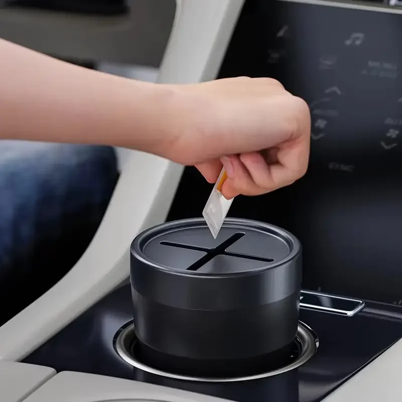 Nova Lixeira Automotiva com Tampa, Mini Lixeira para Carro, à Prova de Vazamentos, Cesto de Lixo para Veículos, Encaixa no Porta-Copos do Console ou na Porta para Automóveis