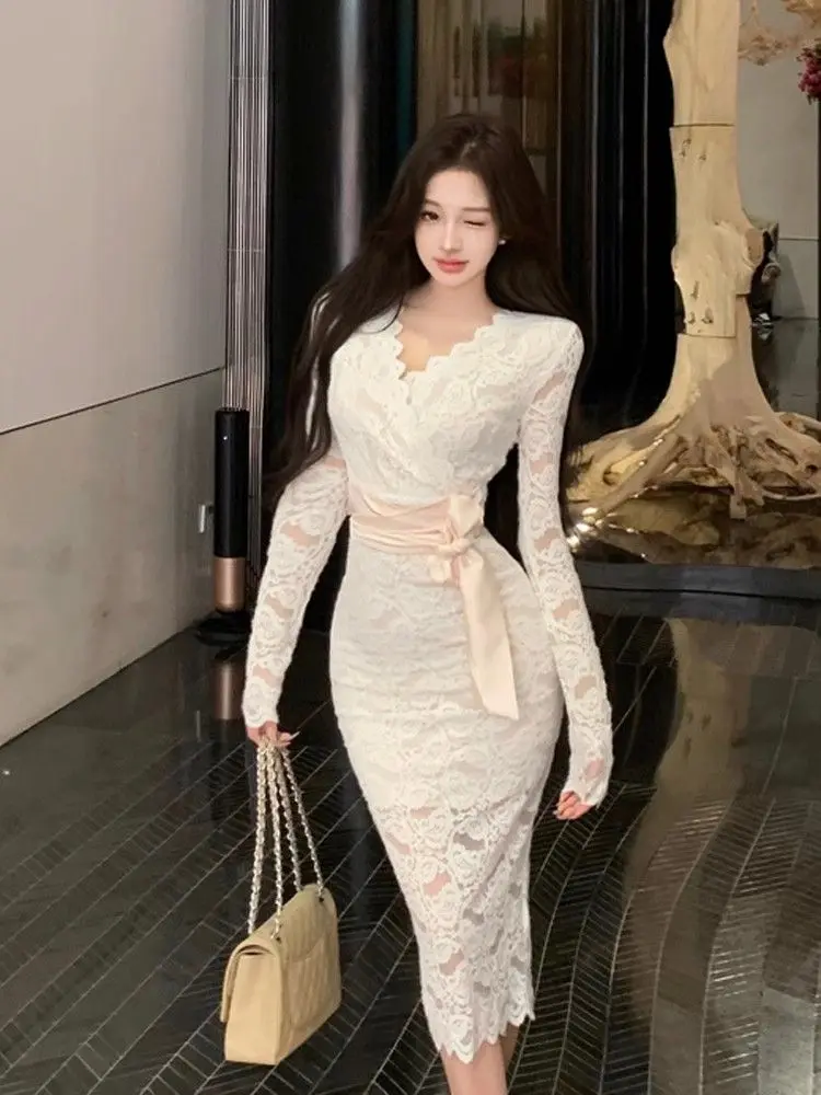 Licht en volwassen temperament Kant V-hals Jurk met lange mouwen Dames Nieuwe stijl Bandjes met binnenkant om de billen te bedekken
