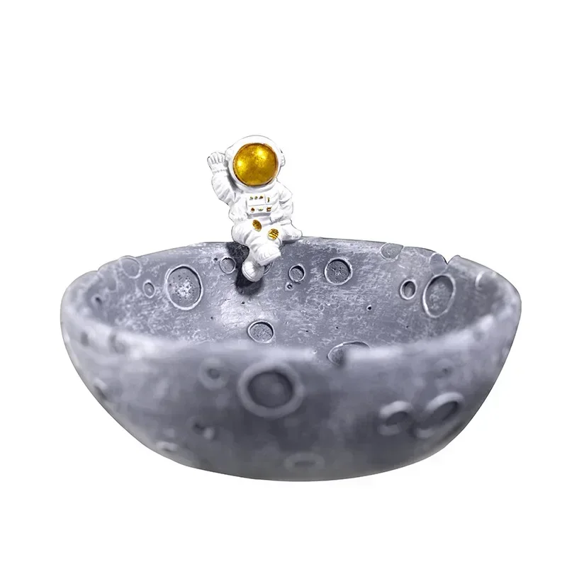 Personalized Astronaut Ashtray, Fashionable Billiards Hall Smoking Area, Desktop Decorative Storage Accessories
