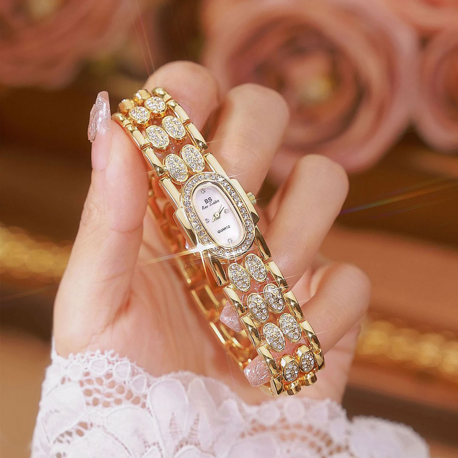 ساعات ذهبية بيضاوية فاخرة للنساء سوار ألماس من حجر الراين مقاوم للماء فستان أنيق للسيدات ساعة يد كوارتز عصرية