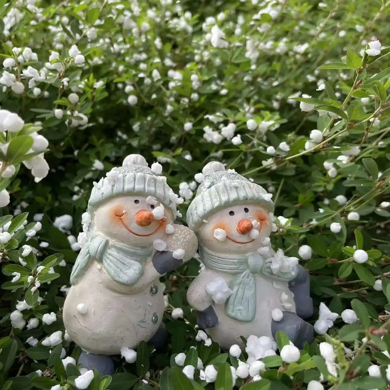

New Snowman Decoration Christmas Creative Garden Snowfield Decoration Resin Crafts
