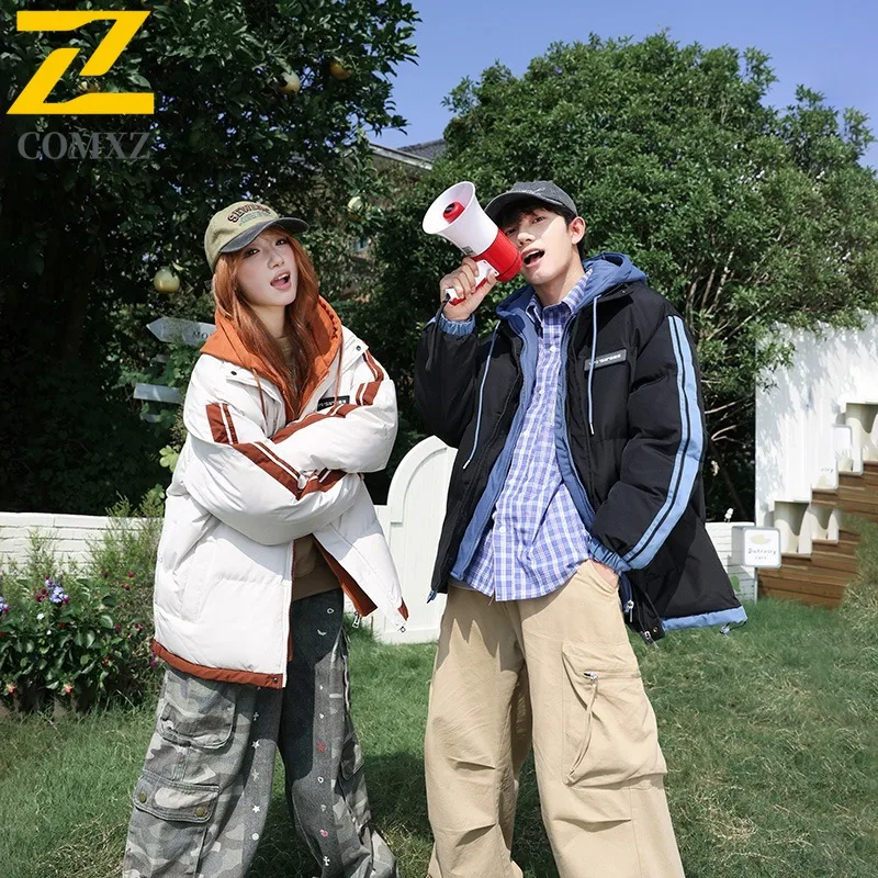 เสื้อแจ็คเก็ตผ้าฝ้ายบุขนแกะคุณภาพสูง COMXZ 2025 รุ่นใหม่ สไตล์สองชิ้น เสื้อโค้ทกันหนาวสำหรับผู้ชาย น้ำหนักเบา กันลม