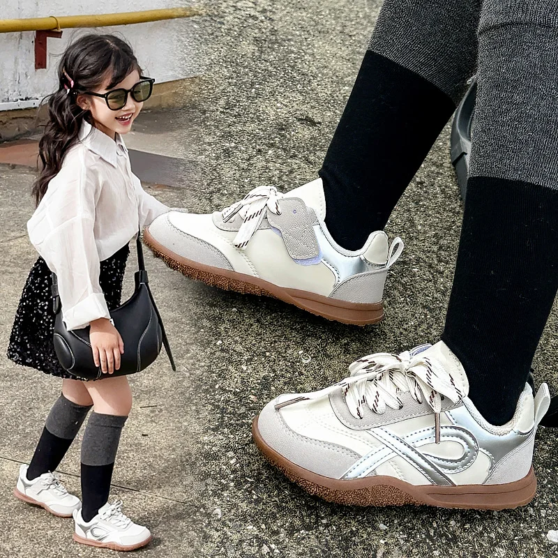 

Повседневная спортивная обувь для мальчиков. Весна и осень 202. Новые легкие кроссовки на мягкой подошве для девочек. Нескользящие кроссовки.