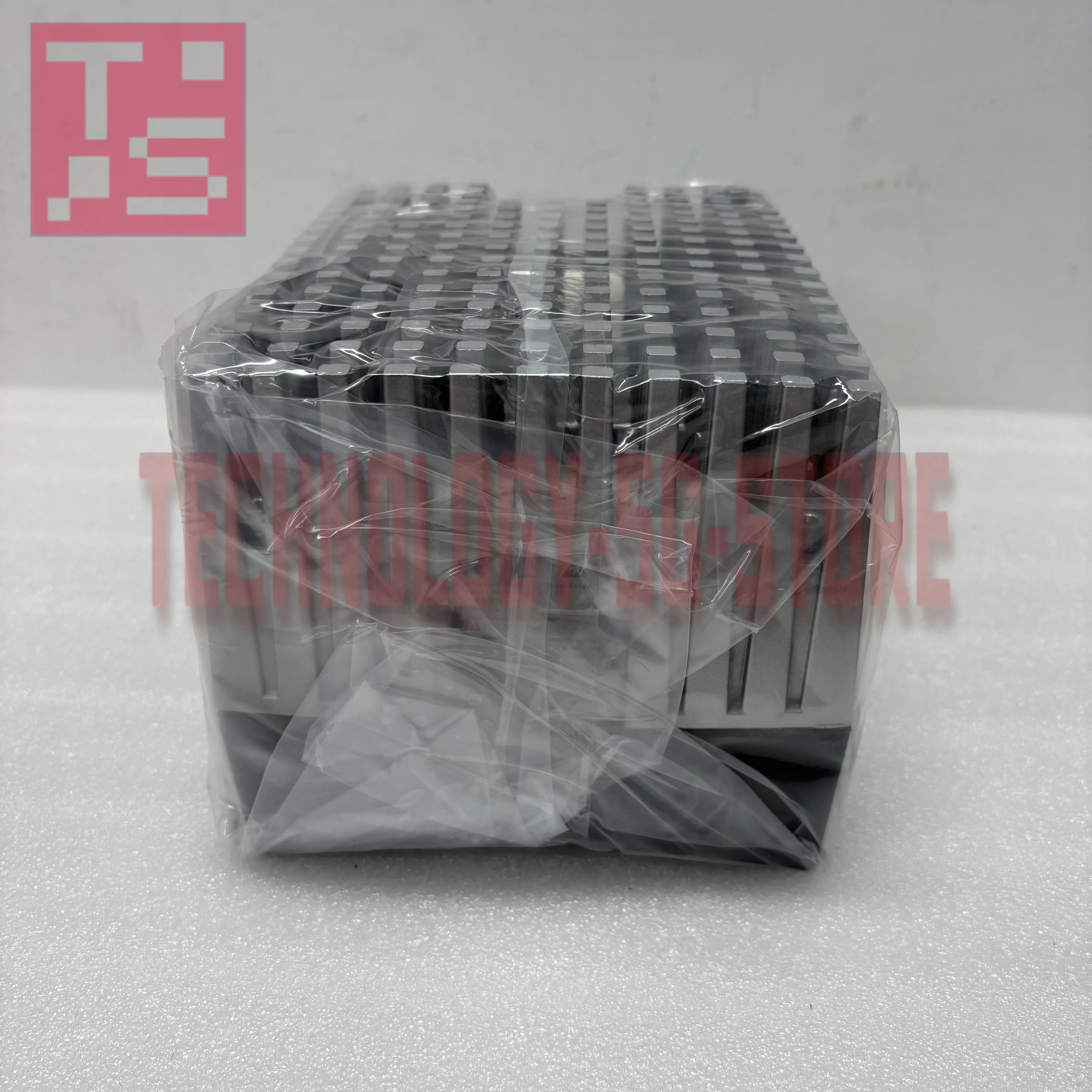 E82MV751-4B001 E82MV751-4B151 VFD ใหม่ในกล่อง