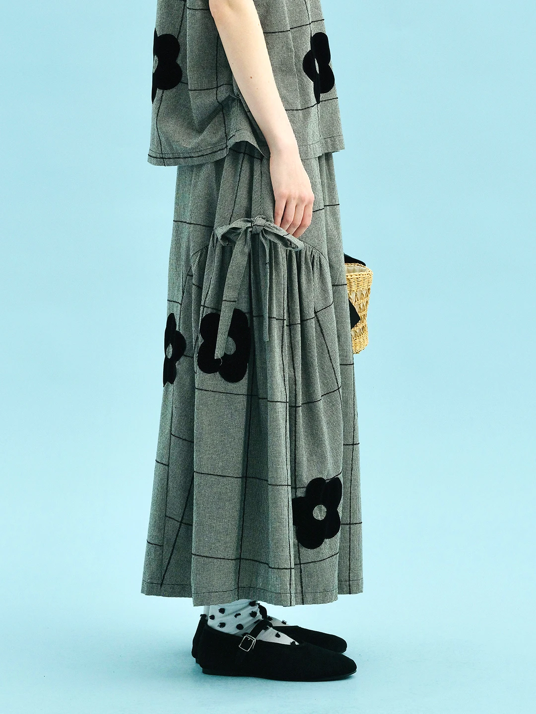 2025 ฤดูร้อนผู้หญิงเงาดอกไม้ Midi กระโปรงสีเทา Checkered เอวด้านข้างโบว์รีสอร์ท-to-Office อเนกประสงค์ชุด 255010