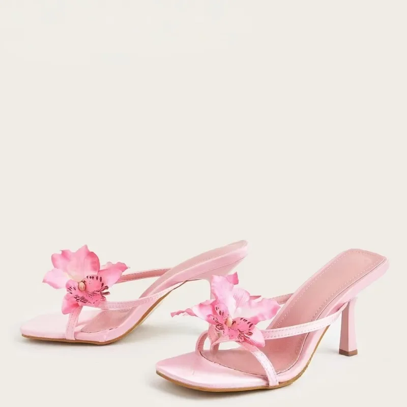 

Fashion Design Flowers Flip Flops Women Slippers Narrow Band Square Toe Thin High Heels Sandals Outdoors Party Shoes Large Size