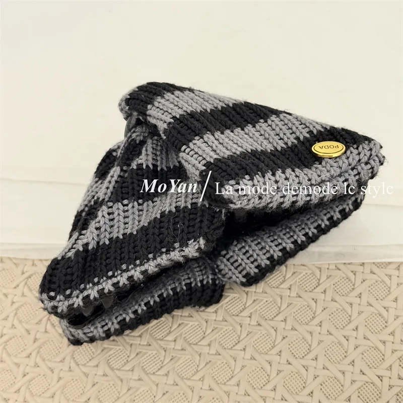New winter wool knitted cross grab clip gold standard hairpin femininity versatile shark clip view 6
