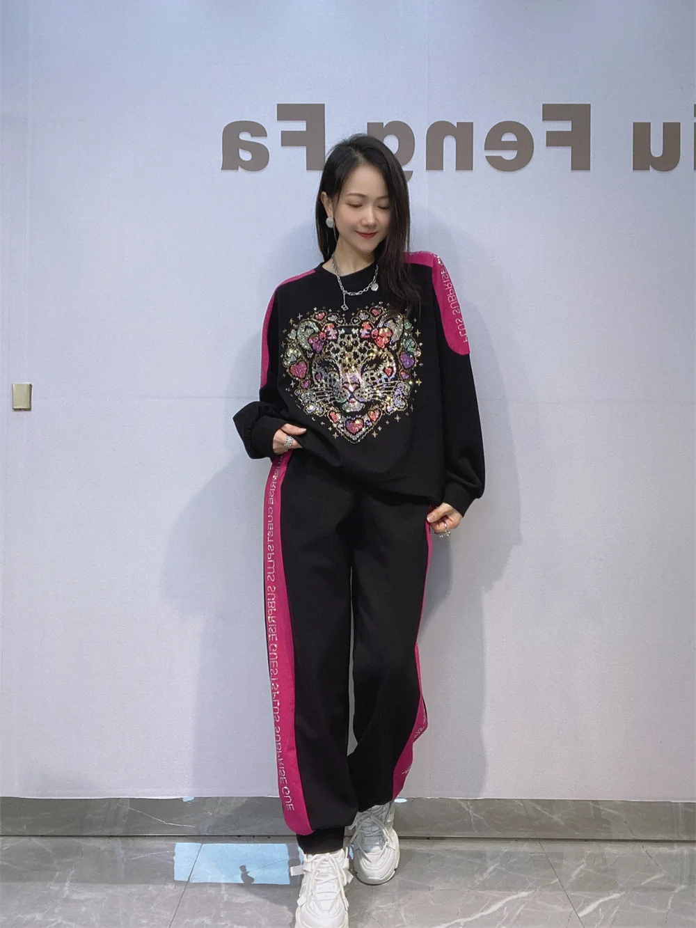 

Women Two Piece Set Cartoon Glitters Diamonds Sweater Pant Sets Women Autumn Clothing Casual Tracksuit