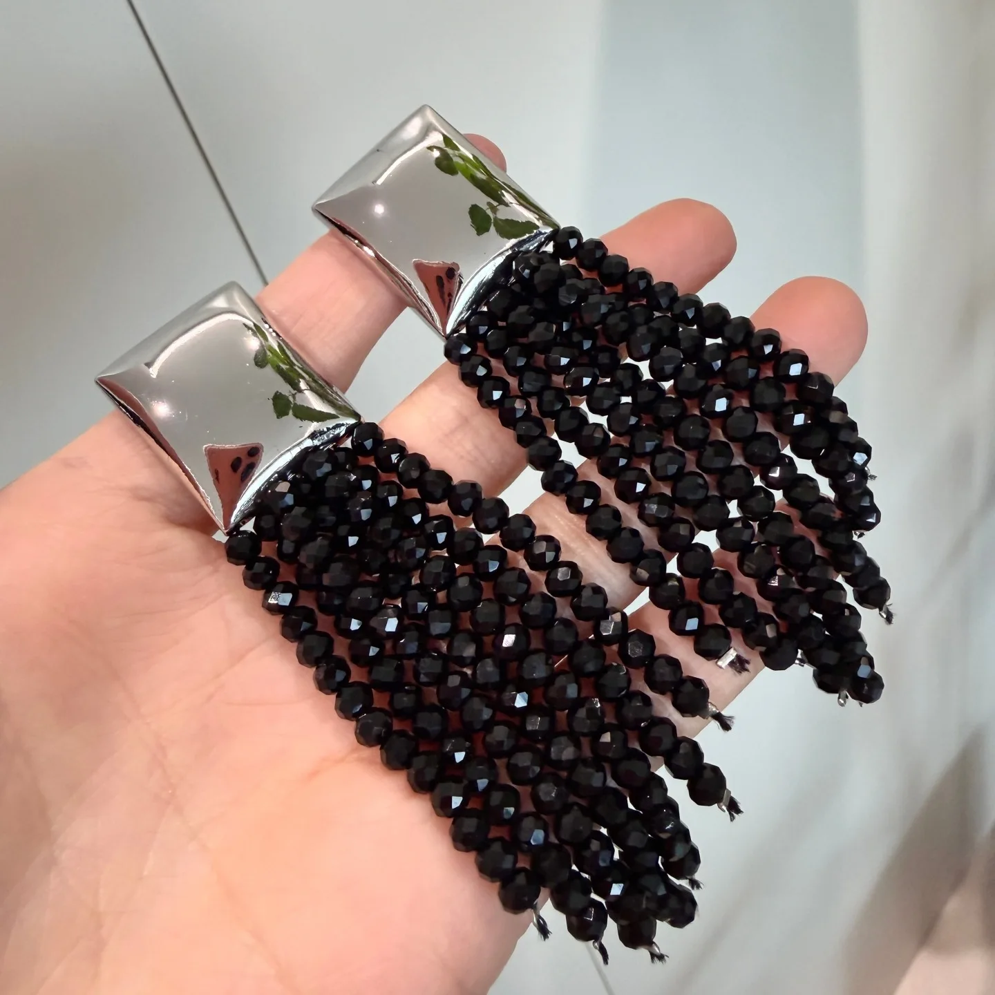 Vintage Schwarze Handgefertigte Perlen-Quasten-Ohrstecker