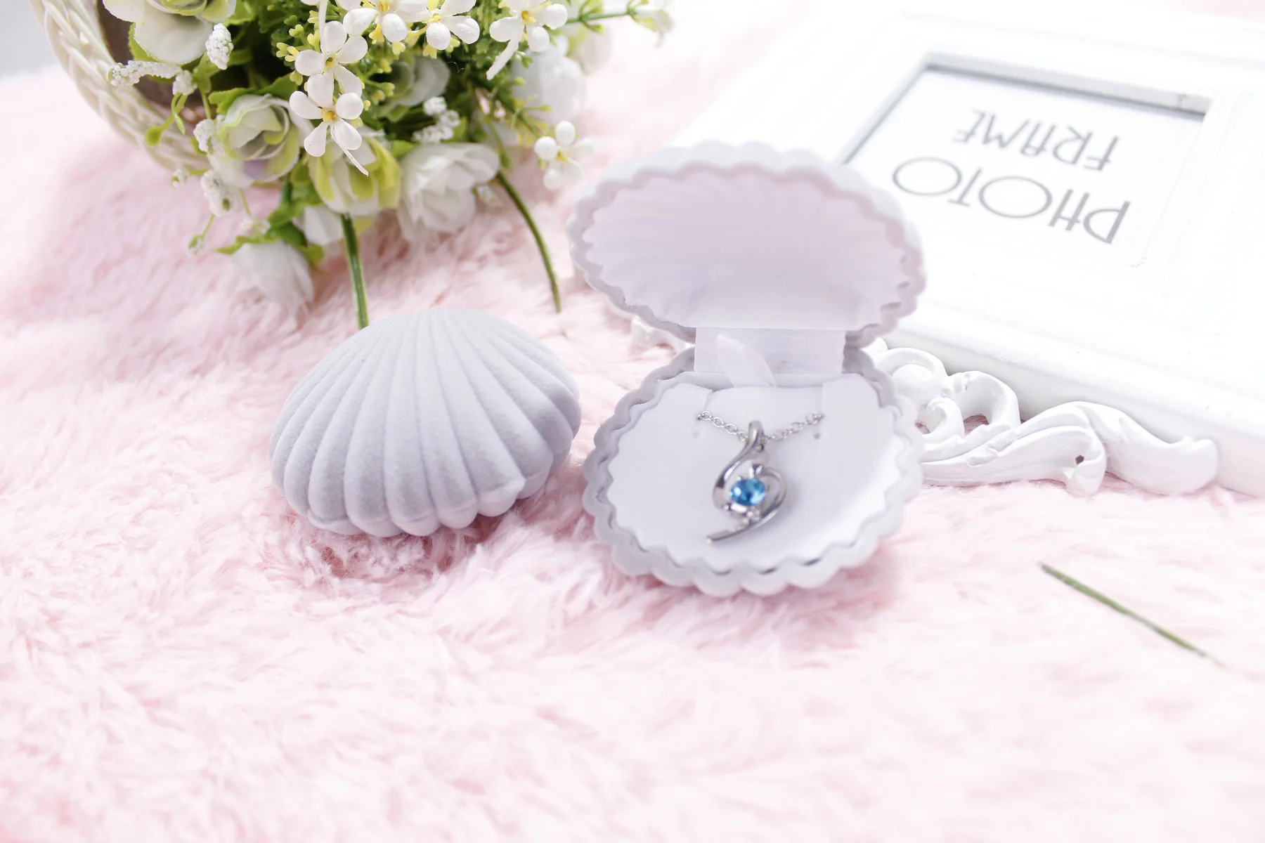 Ocean Style Shell-shaped Jewelry Box for Rings Earrings 4 Colors Options Made of High Level Flannel