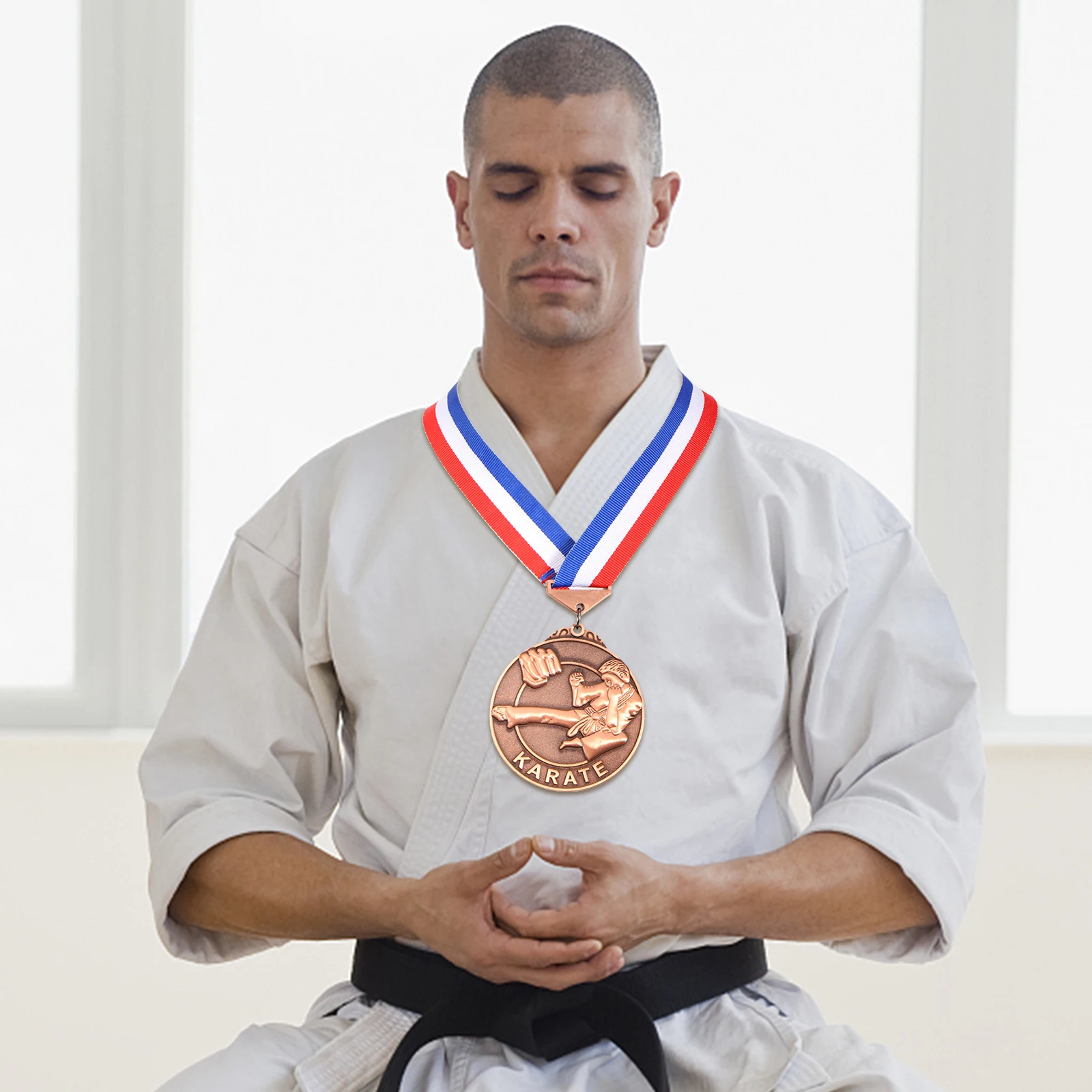 

Sophisticated Metal Competition Award Zinc Alloy Durable Decorative Hanging Reusable Small Martial Art Medal Portable Race Medal