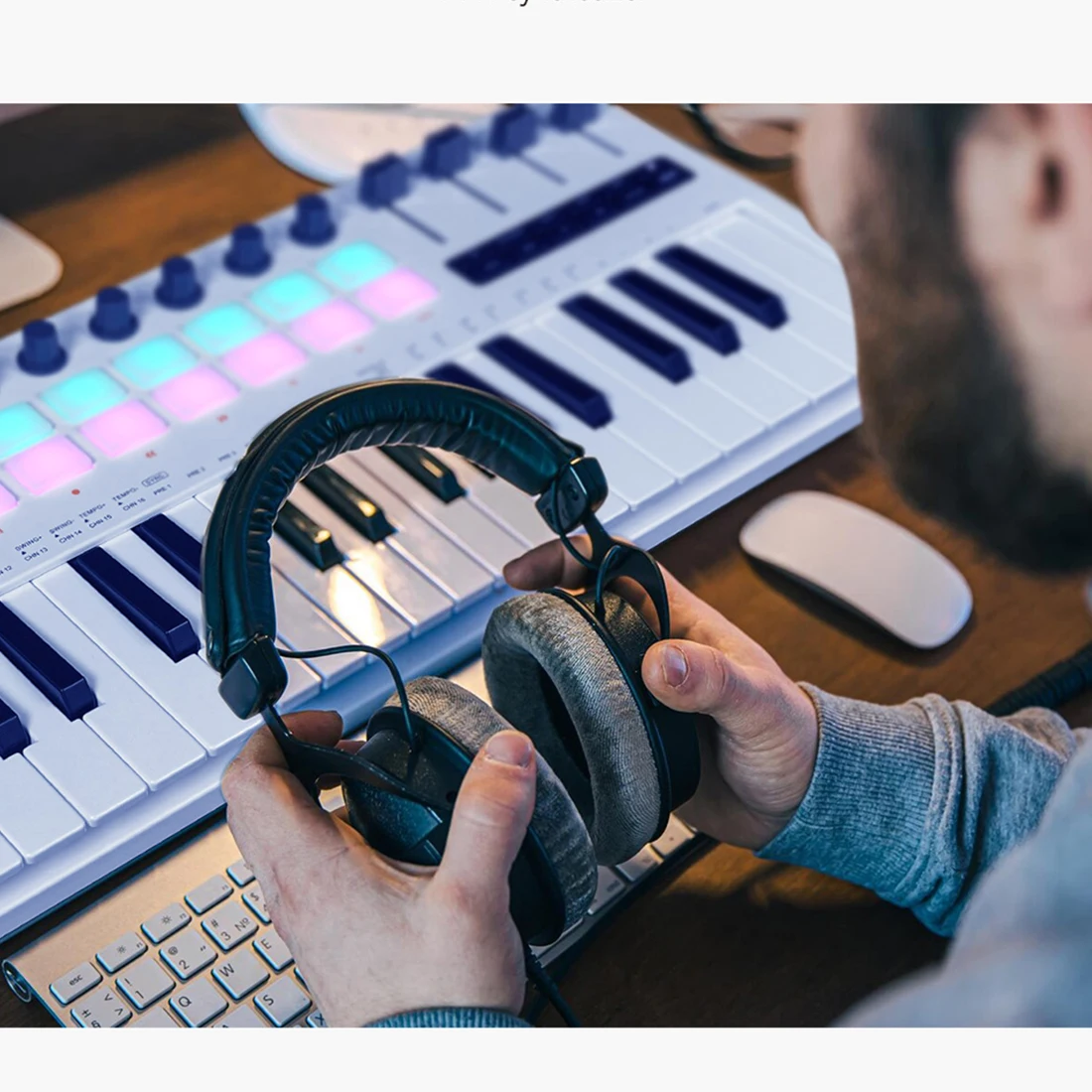 M-VAVE SMK-37 PRO キーボード 37鍵 3.5mm MIDI 16 RGBドラムパッド、サウンドソース搭載、複数システムへのワイヤレス接続対応