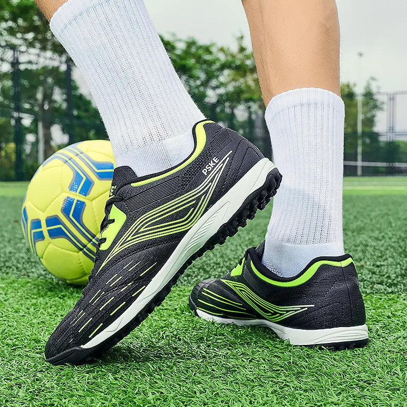 Neue Mode Paar Fußballs chuhe bequeme Rasen Fußballs chuhe für Männer Outdoor-Training Turnschuhe Männer Futsal Stollen Tenis Futbol