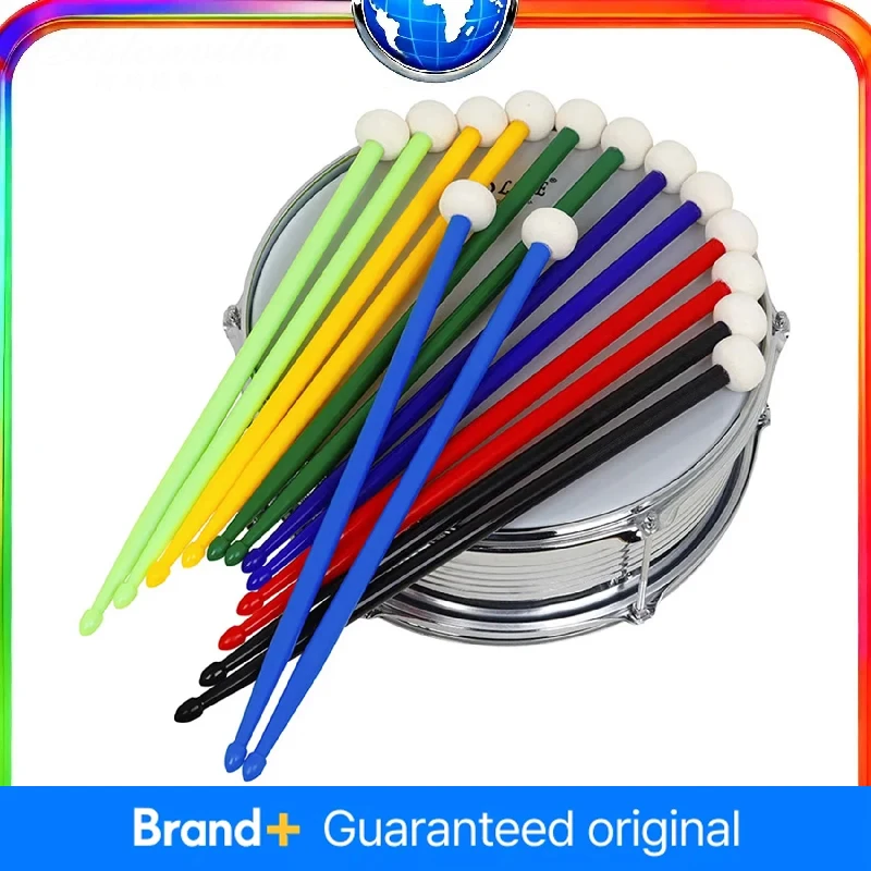 

1 пара нейлоновых красочных барабанных палочек, ударная двусторонняя подставка для молотка, барабанный молоток, тарелка, молоток