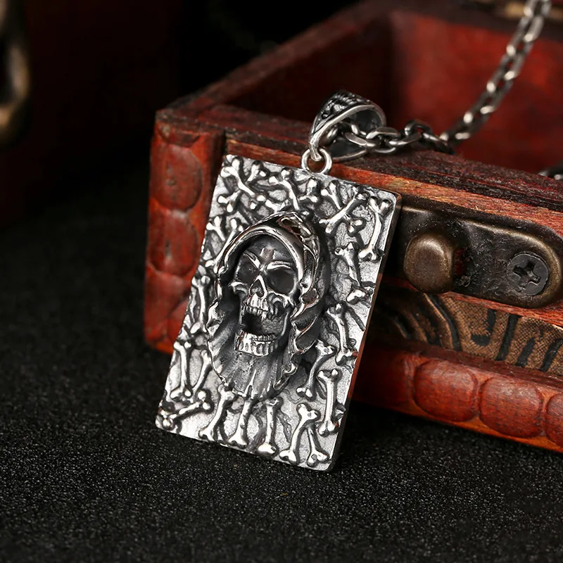 

925 sterling silver men's domineering personalized devil skull necklace pendant Thai silver retro hipster ornament